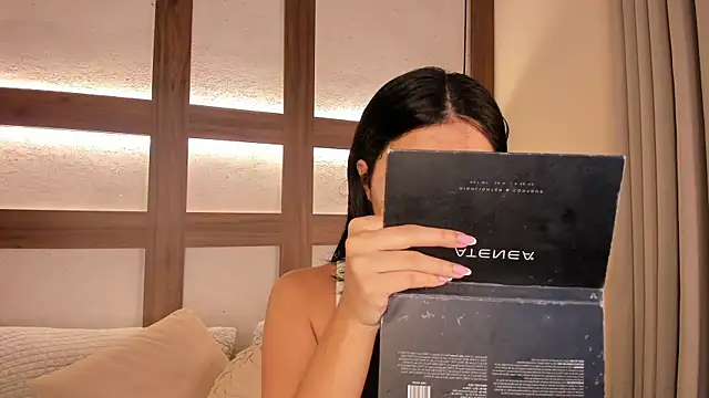 SarhaVega online show from 04-13-26, 01:26