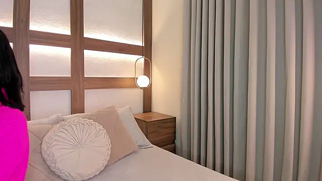 SarhaVega online show from 04-05-26, 02:02