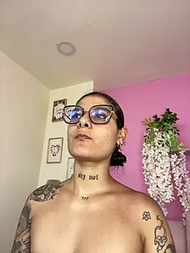 LauraRaider online show from 07-17-26, 10:07