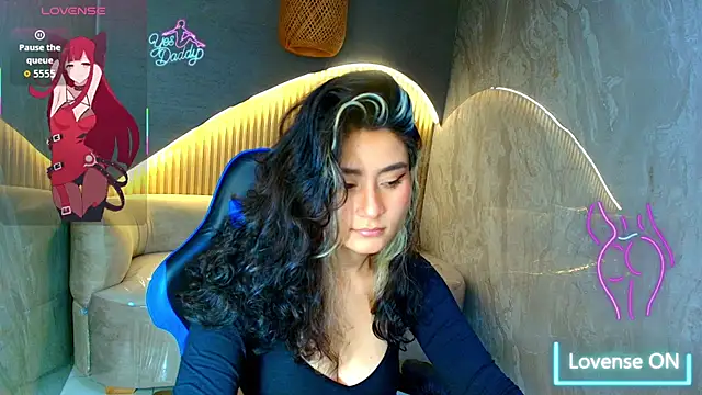 Snapshot of sofi_r_ chatting on 02-05-26, 01:18 sofi r online show from 02-05-26, 01:18