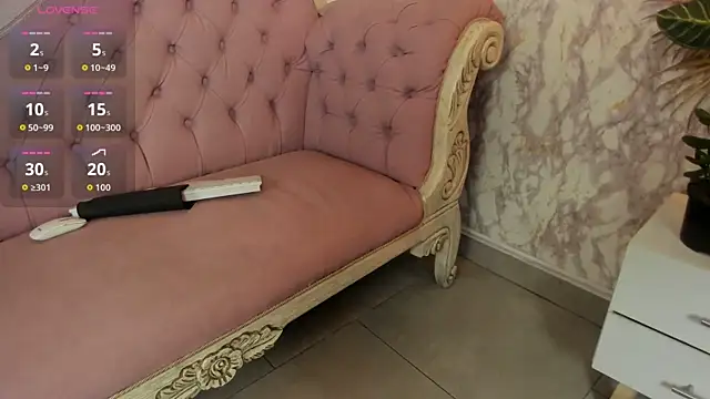 Snapshot of Mysterius_Woman chatting on 01-07-26, 12:43 Mysterius Woman online show from 01-07-26, 12:43