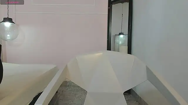 Izelevans online show from 04-15-26, 10:54