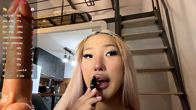 EIeniVanwart online show from 02-06-26, 04:47