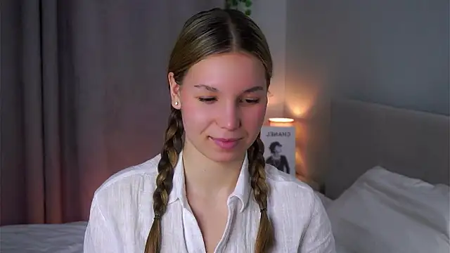 AmparoCilek online show from 03-21-26, 07:29