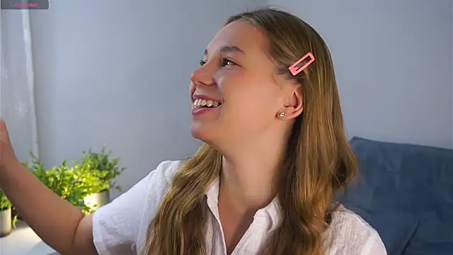 AmparoCilek online show from 03-06-26, 09:54