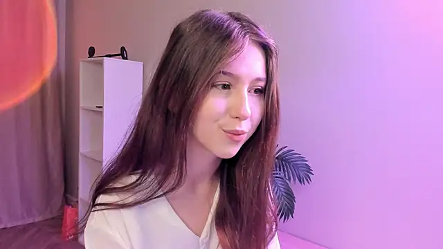 Snapshot of BetteSelbe chatting on 02-13-26, 05:35 BetteSelbe online show from 02-13-26, 05:35