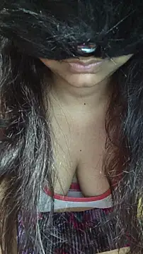 SameeraReddy19 online show from 12-22-25, 01:55