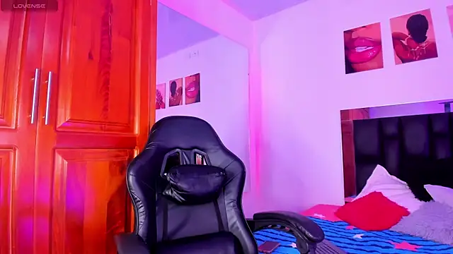 ValeryTs1 online show from 04-10-26, 06:26