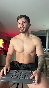 Valenthino Salvatore online show from 12-17-25, 04:06