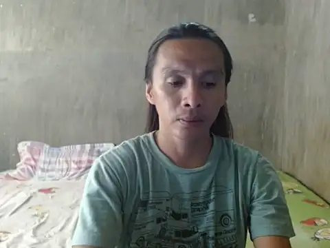 Snapshot of lovelycarla32 chatting on 05-27-26, 05:04 lovelycarla32 online show from 05-27-26, 05:04