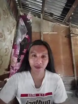 Snapshot of lovelycarla32 chatting on 11-27-25, 05:08 lovelycarla32 online show from 11-27-25, 05:08