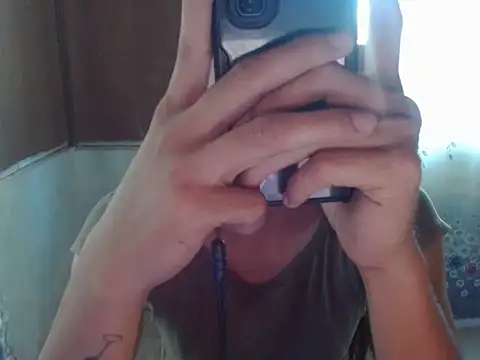 Snapshot of lovelycarla32 chatting on 03-25-26, 02:33 lovelycarla32 online show from 03-25-26, 02:33