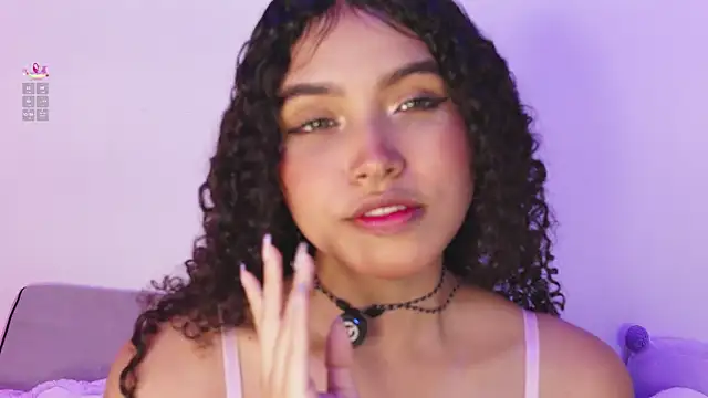 EloiseSweetxx online show from 04-07-26, 06:43