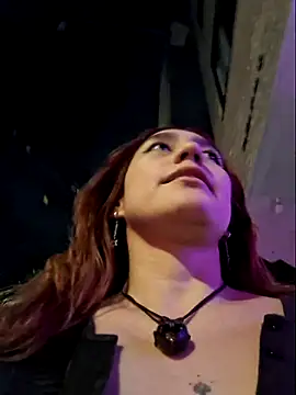 Eveeelyn25 online show from 12-18-25, 01:22