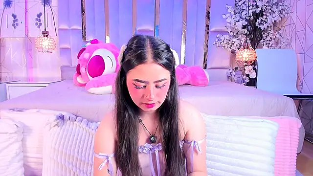 Snapshot of Naomistart chatting on 06-12-26, 05:49 Naomistart online show from 06-12-26, 05:49