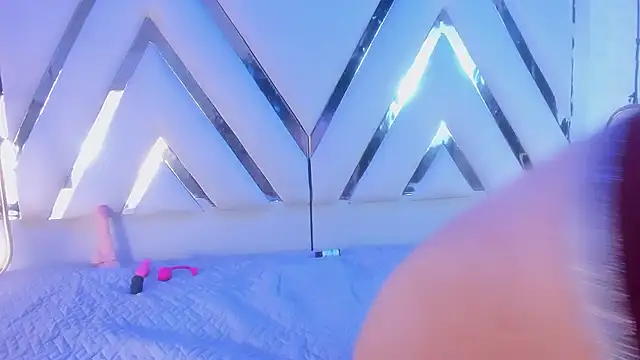 Violetbellarose1 online show from 12-04-25, 07:46