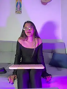 hanna  jones7 online show from 01-18-26, 10:13