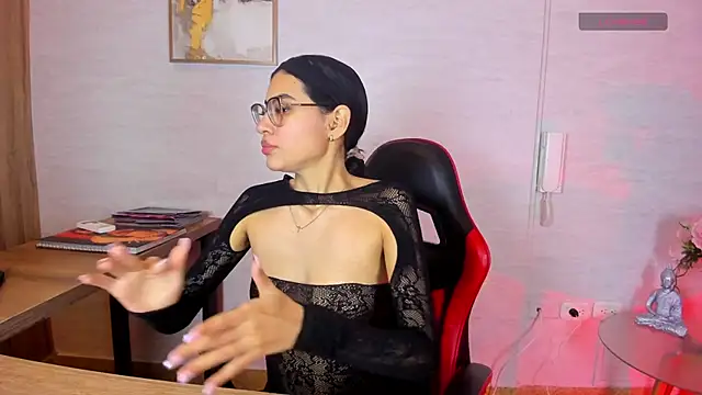 Snapshot of VanessaBoch chatting on 05-18-26, 07:40 VanessaBoch online show from 05-18-26, 07:40