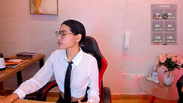 Snapshot of VanessaBoch chatting on 05-17-26, 07:47 VanessaBoch online show from 05-17-26, 07:47