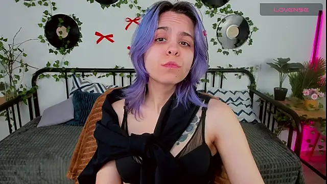 Snapshot of LiraBelle chatting on 04-30-26, 03:13 LiraBelle online show from 04-30-26, 03:13