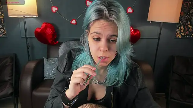 LiraBelle online show from 02-13-26, 03:17