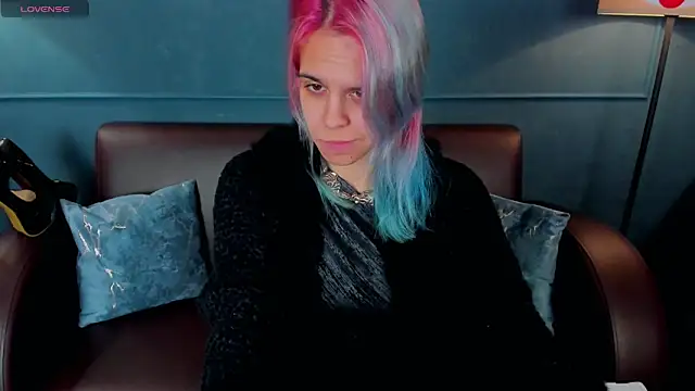 Snapshot of LiraBelle chatting on 01-14-26, 09:57 LiraBelle online show from 01-14-26, 09:57