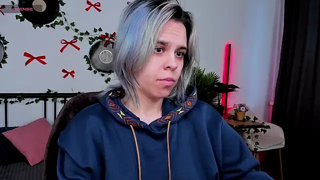 LiraBelle online show from 04-17-26, 03:09