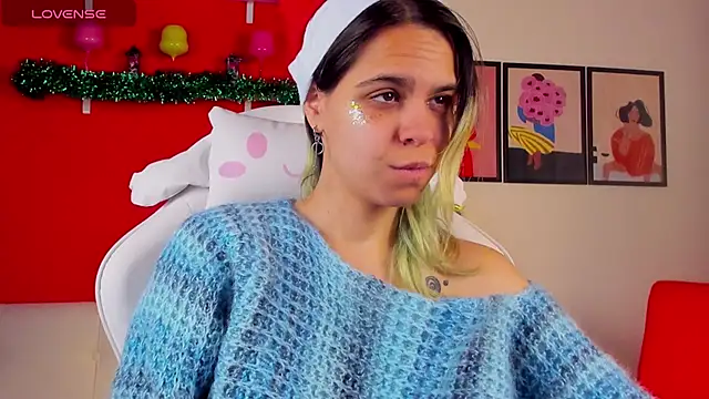 Snapshot of LiraBelle chatting on 12-17-25, 03:22 LiraBelle online show from 12-17-25, 03:22