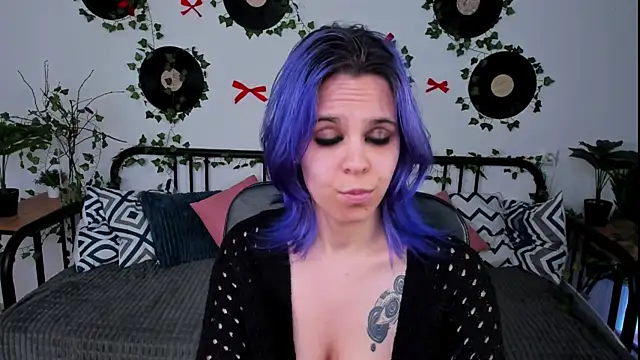 Snapshot of LiraBelle chatting on 04-20-26, 03:24 LiraBelle online show from 04-20-26, 03:24
