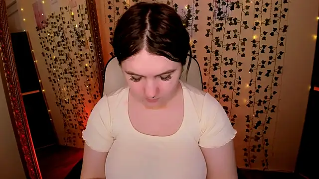 lovelyy julia online show from 03-05-26, 05:04