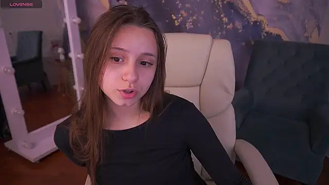 Snapshot of TinyNatalie chatting on 05-02-26, 06:07 TinyNatalie online show from 05-02-26, 06:07