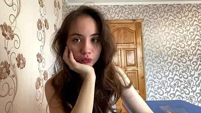 ChandaApplin online show from 12-15-25, 09:04