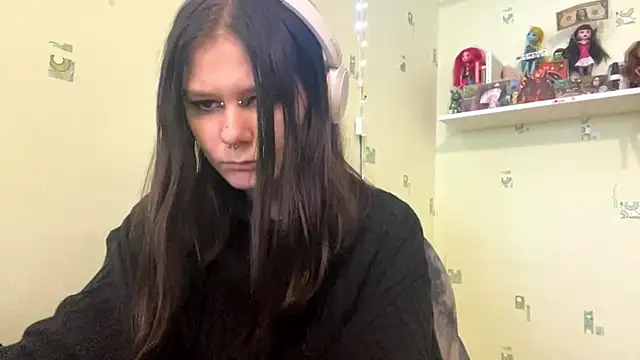 TraceeSchutt online show from 12-01-25, 10:16