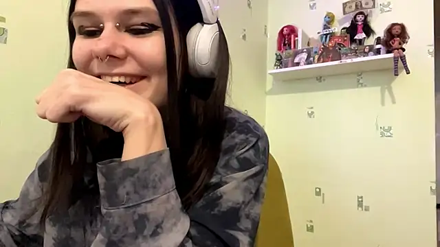 TraceeSchutt online show from 11-30-25, 12:39