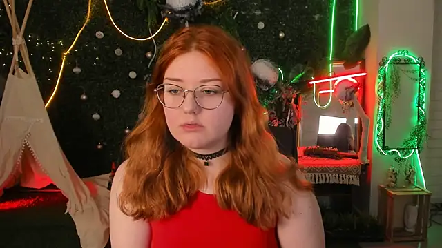 Snapshot of StaceyJensen chatting on 02-25-26, 02:17 StaceyJensen online show from 02-25-26, 02:17