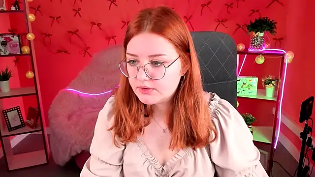 StaceyJensen online show from 12-02-25, 09:22