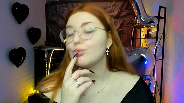 Snapshot of StaceyJensen chatting on 02-14-26, 10:15 StaceyJensen online show from 02-14-26, 10:15