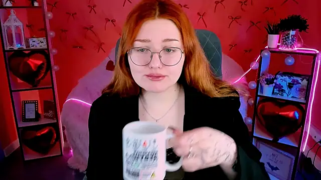 Snapshot of StaceyJensen chatting on 02-15-26, 09:30 StaceyJensen online show from 02-15-26, 09:30