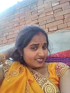 Snapshot of Pooja_hote chatting on 12-04-25, 04:44 Pooja hote online show from 12-04-25, 04:44