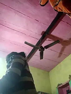 Snapshot of Pooja_hote chatting on 01-10-26, 04:13 Pooja hote online show from 01-10-26, 04:13