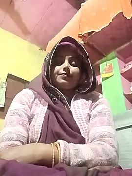 Snapshot of Pooja_hote chatting on 12-21-25, 03:25 Pooja hote online show from 12-21-25, 03:25