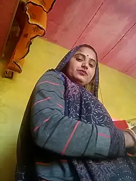 Snapshot of Pooja_hote chatting on 12-16-25, 11:03 Pooja hote online show from 12-16-25, 11:03