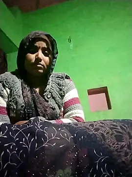 Snapshot of Pooja_hote chatting on 11-29-25, 04:07 Pooja hote online show from 11-29-25, 04:07