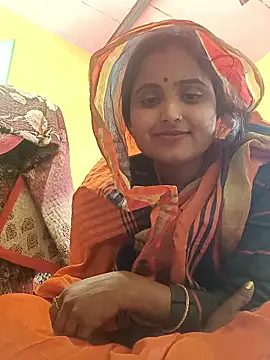 Snapshot of Pooja_hote chatting on 12-18-25, 06:07 Pooja hote online show from 12-18-25, 06:07