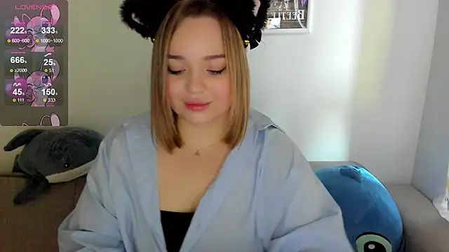 Snapshot of Lilovila chatting on 02-10-26, 10:47 Lilovila online show from 02-10-26, 10:47