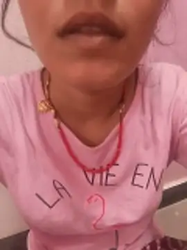 Snapshot of Dil-se-queen-321 chatting on 06-02-26, 02:55 Dil-se-queen-321 online show from 06-02-26, 02:55