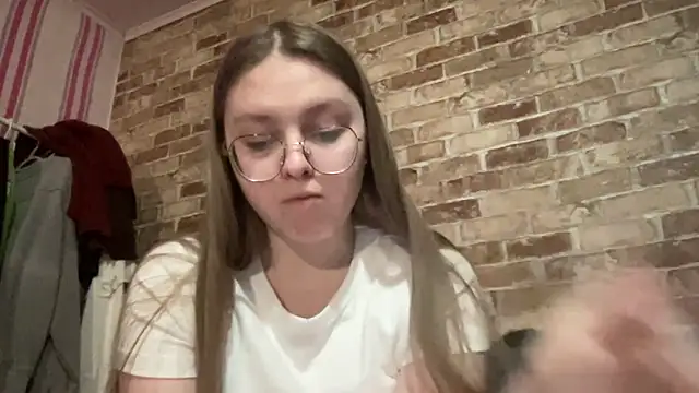 Snapshot of Blair_Reid chatting on 11-30-25, 02:07 Blair Reid online show from 11-30-25, 02:07