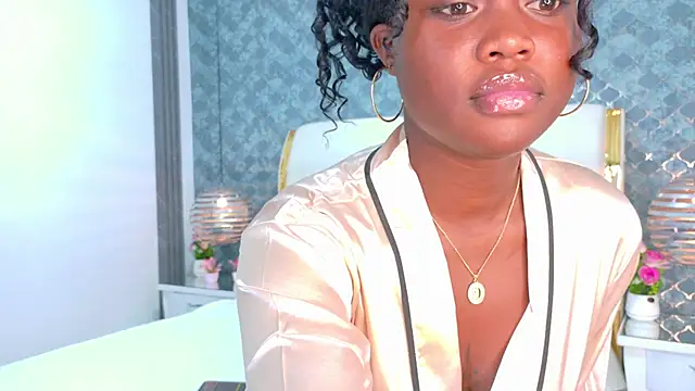 Snapshot of ThianaGarcia chatting on 01-13-26, 02:10 ThianaGarcia online show from 01-13-26, 02:10