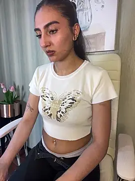 ZoeJohnson Pink online show from 02-12-26, 09:25