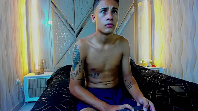 Snapshot of The_big_twink_x chatting on 11-23-25, 04:28 The big twink x online show from 11-23-25, 04:28